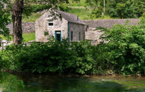 Dipper Cottage Upperdale Peak District